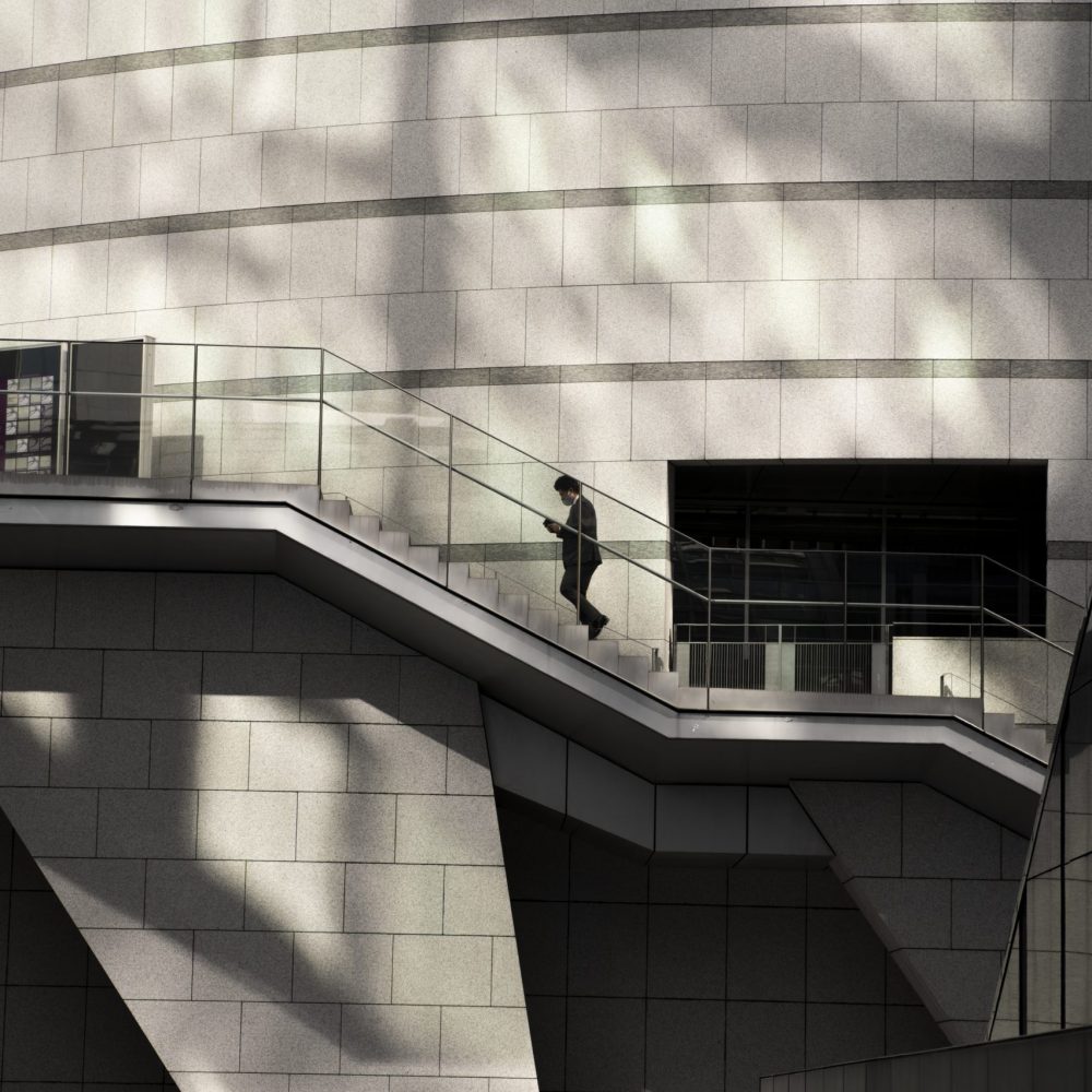 silhouette-person-city